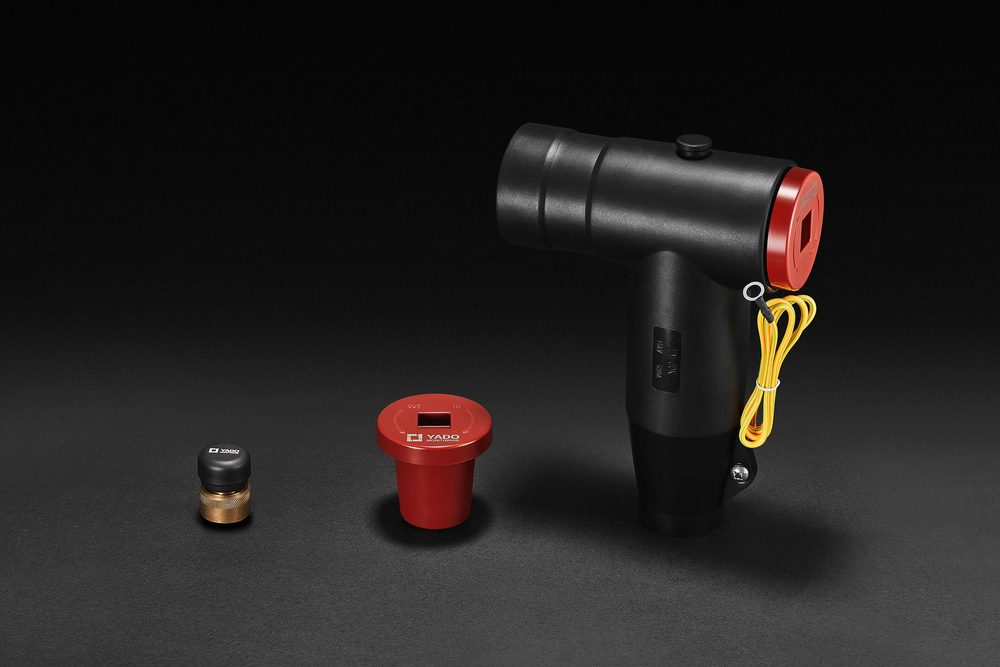 Yado Elbow Thermal Plug shown with the connector and a test plug