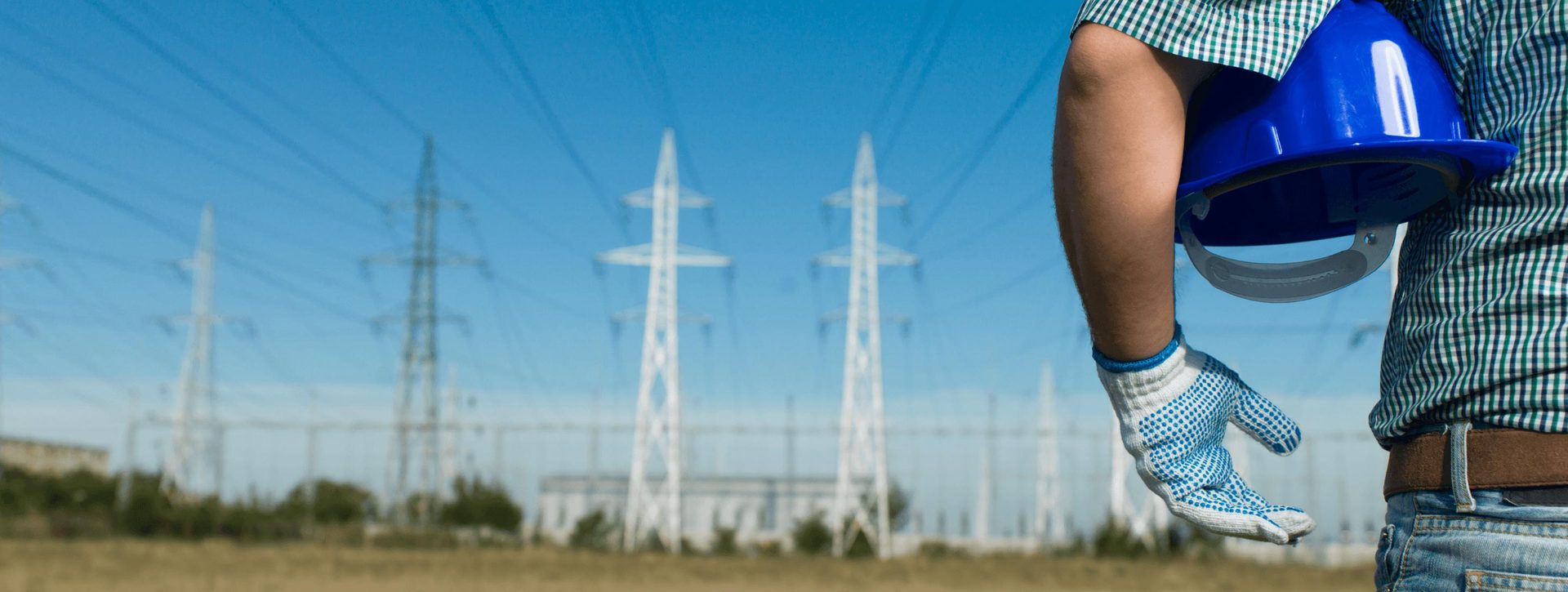Yado sensor installed on high-voltage power lines and pylons
